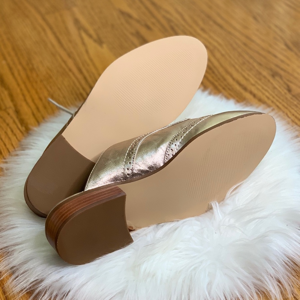 Bella Vita Baxter woman’s Champagne Suede Mule - Picture 9 of 10